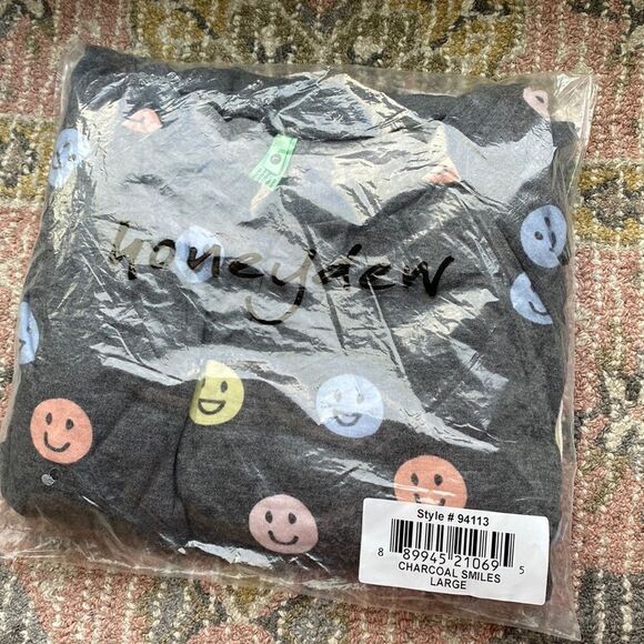 Honey Dew  2piece Smiles  Lounge Wear - Picture 1 of 4